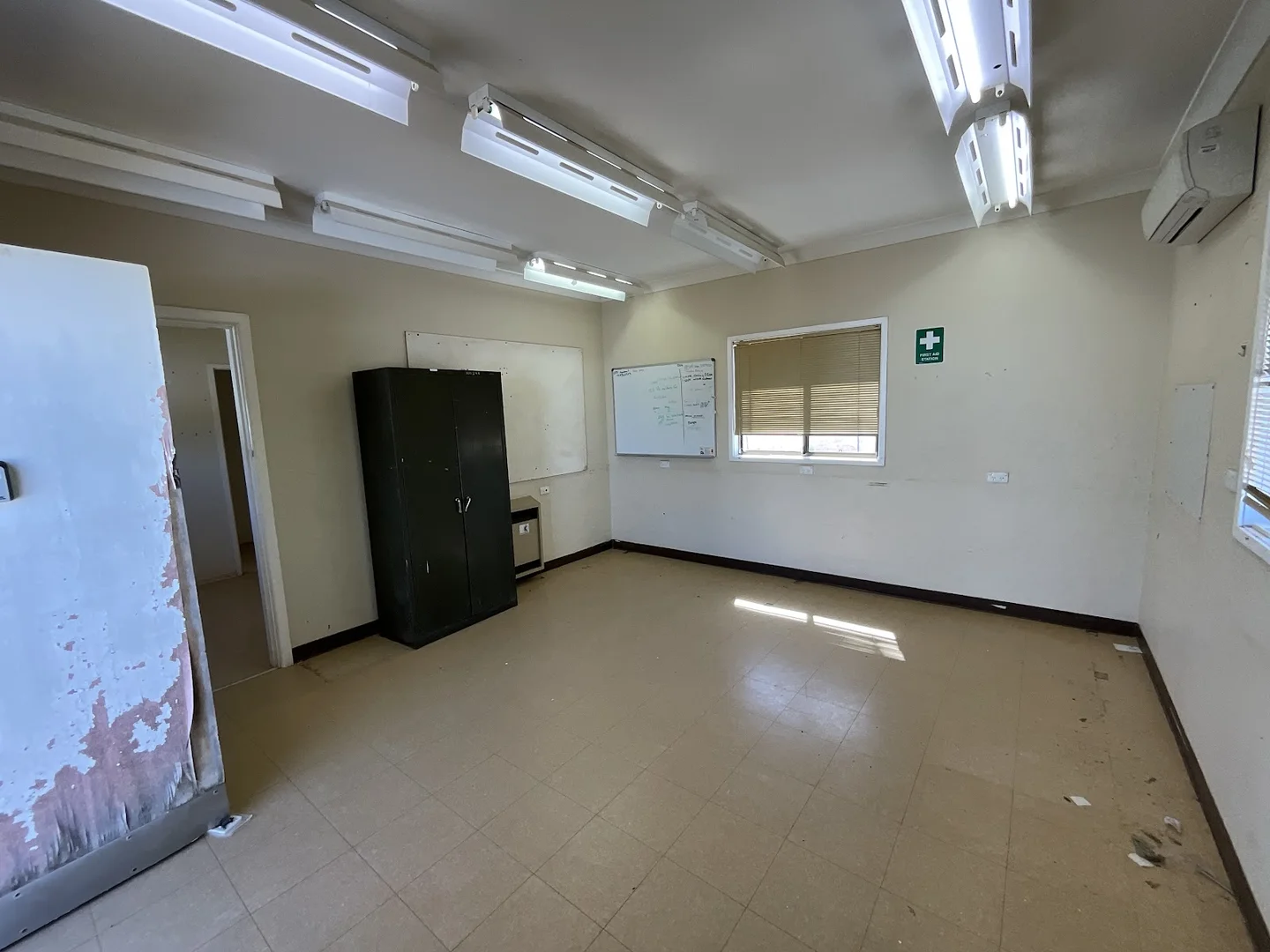 Additional image 14 of 48 - 50 Molesworth Street, Hillston NSW 2675