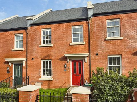 Ursa Gardens, Plymouth PL9