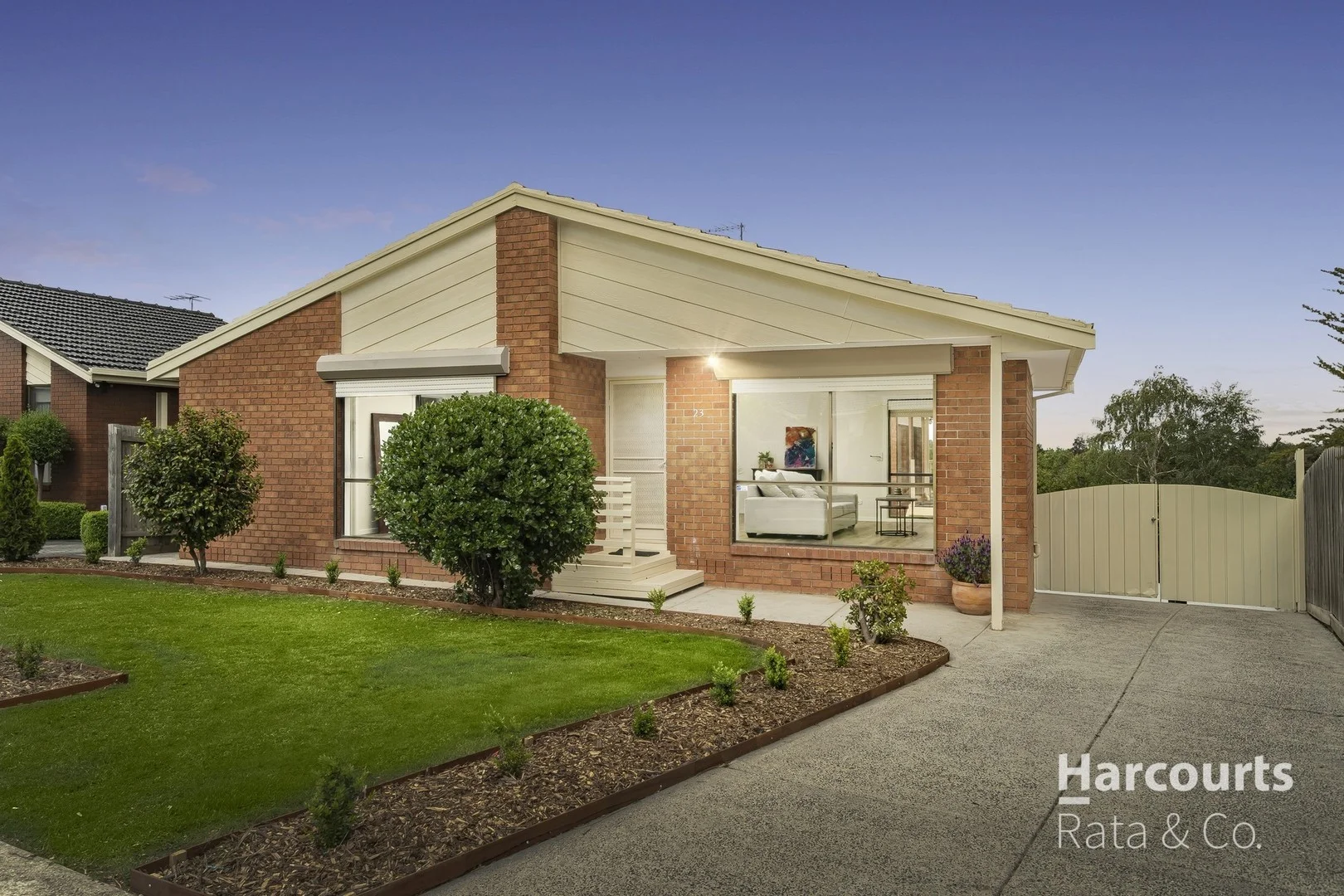 23 Centenary Drive, Mill Park VIC 3082 photo 4