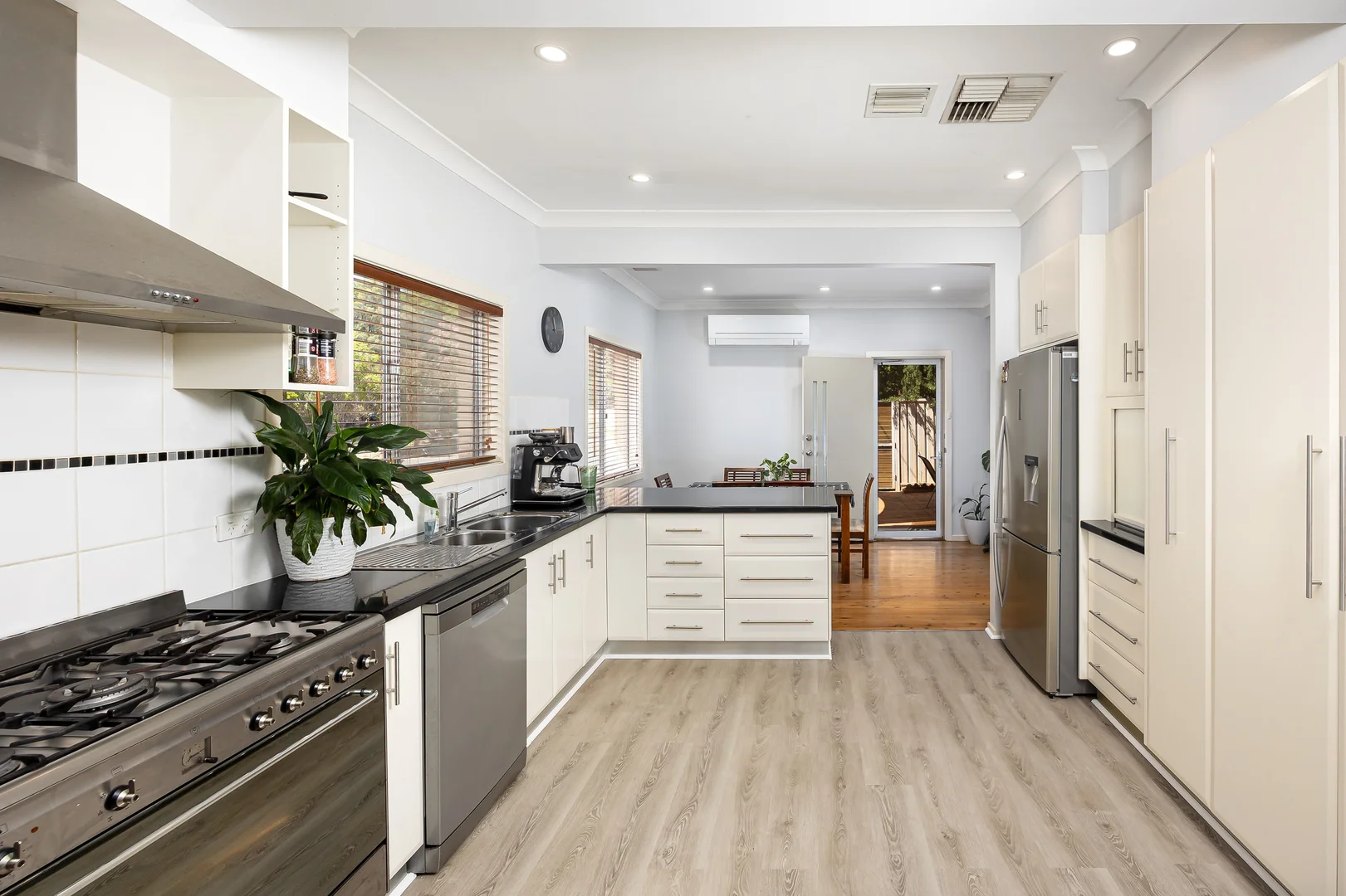 Additional image 3 of 24 Colong Place, Kooringal NSW 2650
