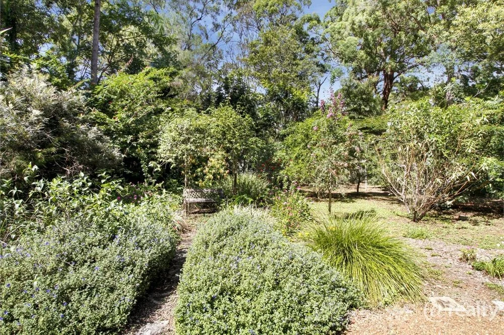 Additional image 30 of 9-17 Cabriolet Crescent, Macleay Island QLD 4184