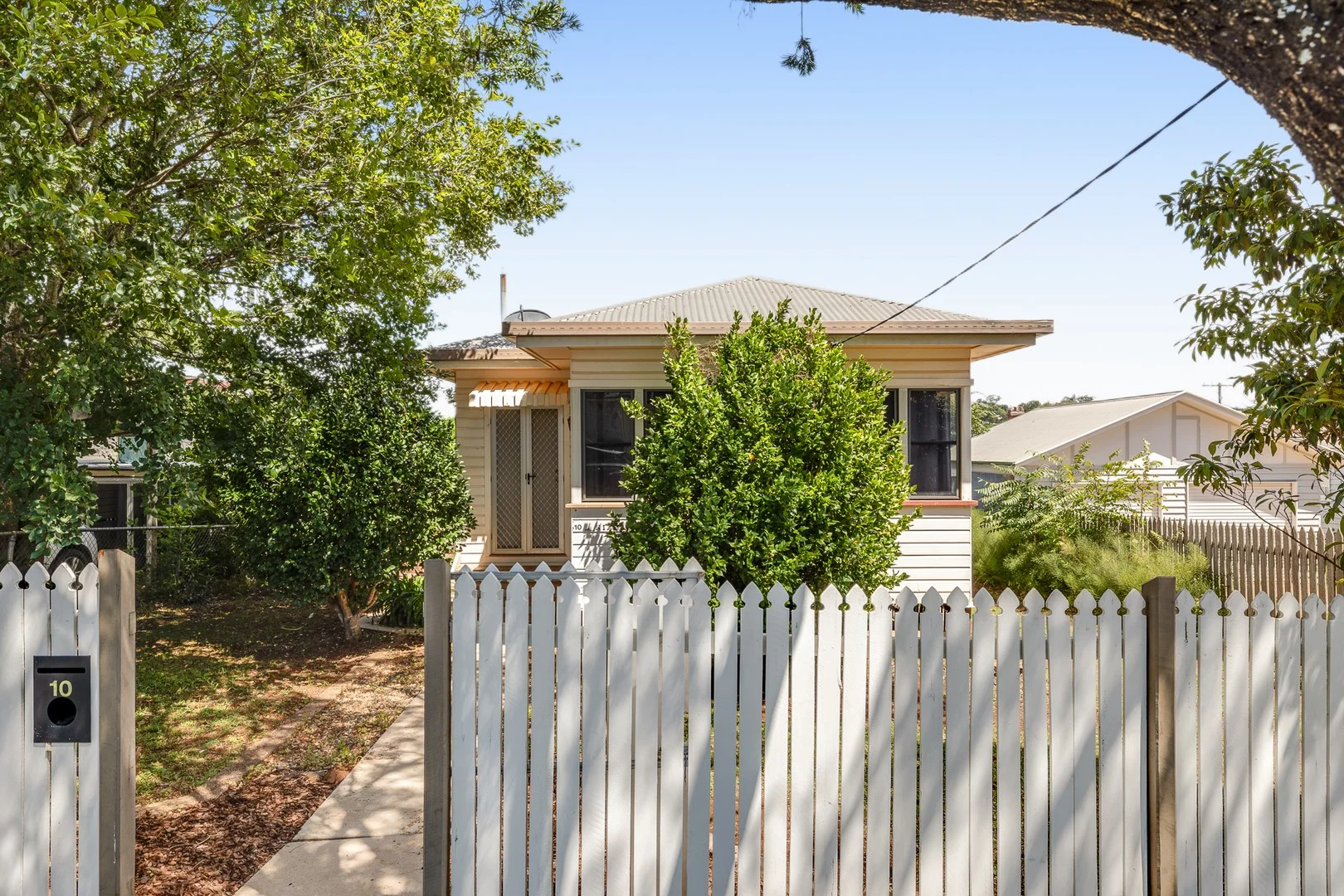 10 Robsart Street, North Toowoomba QLD 4350