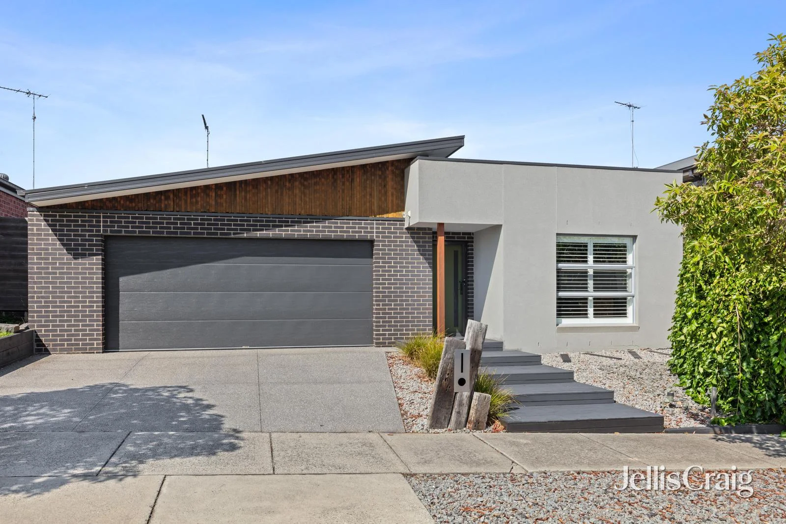 8 Everglade Street, Leopold VIC 3224