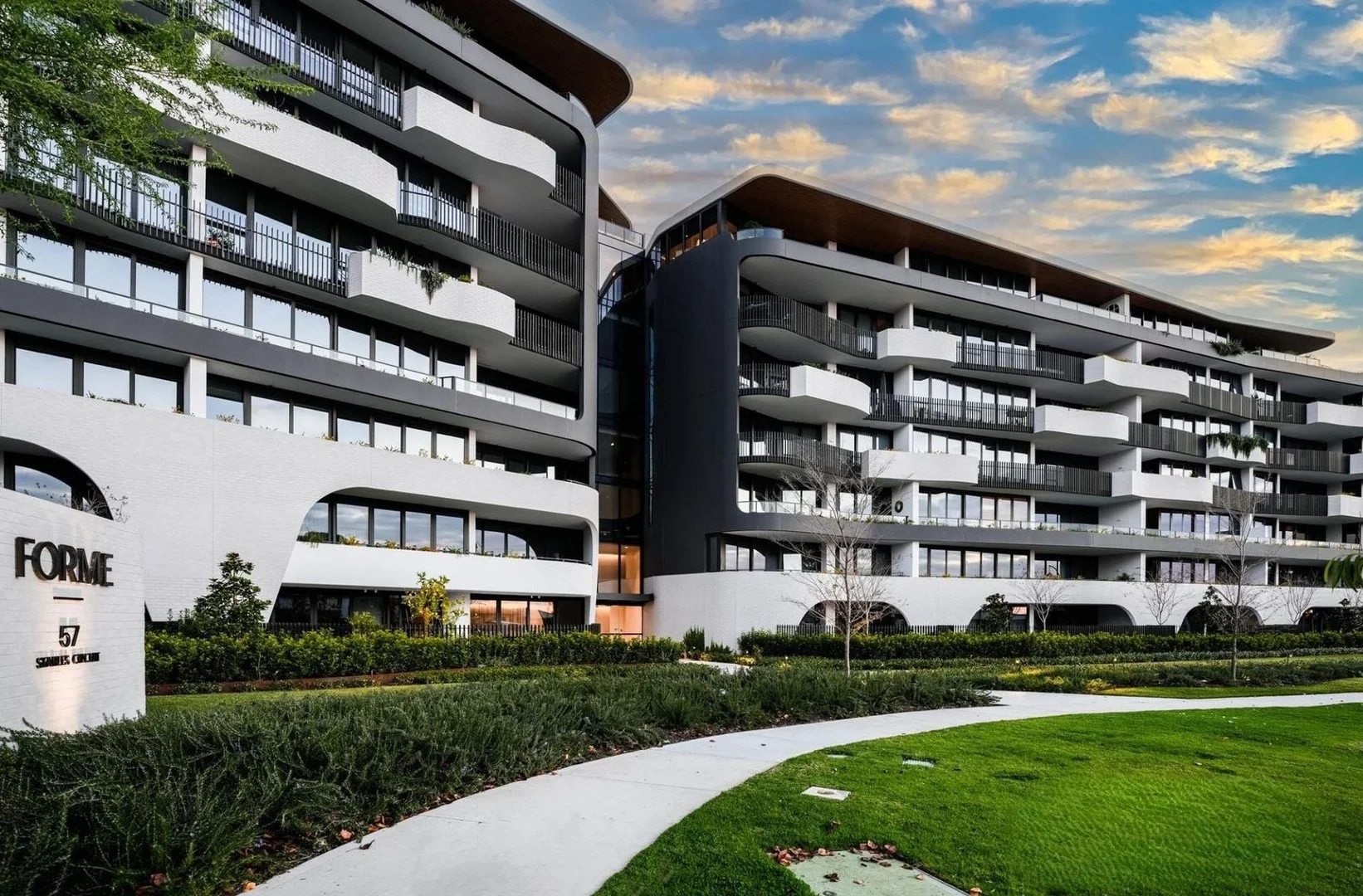 401/57 Stables Circuit, Doncaster VIC 3108