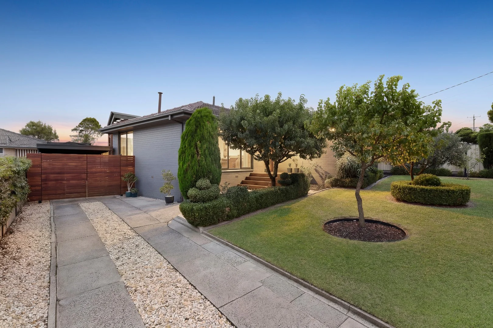 17 Monash Crescent, Clayton South VIC 3169