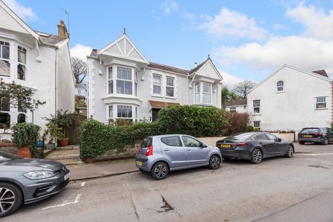 Queens Road, Mumbles SA3