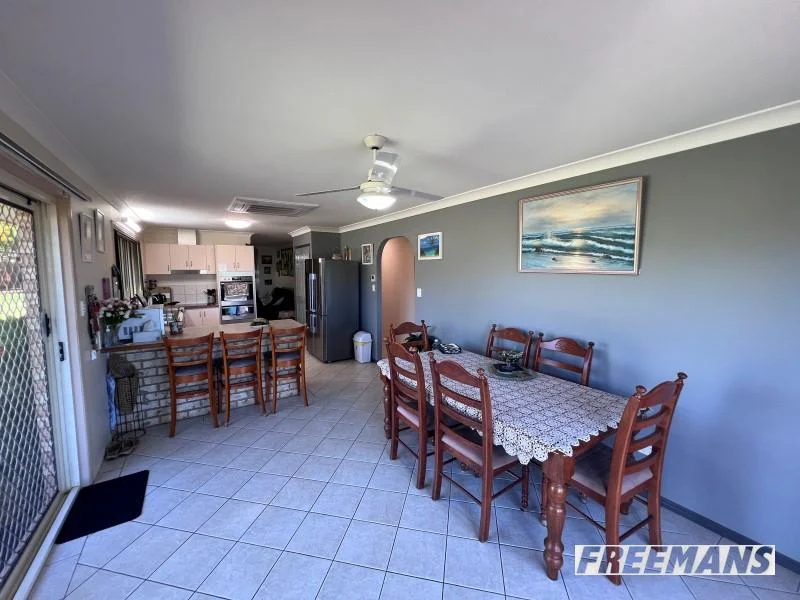 42 Windsor Circle, Kingaroy QLD 4610 photo 5