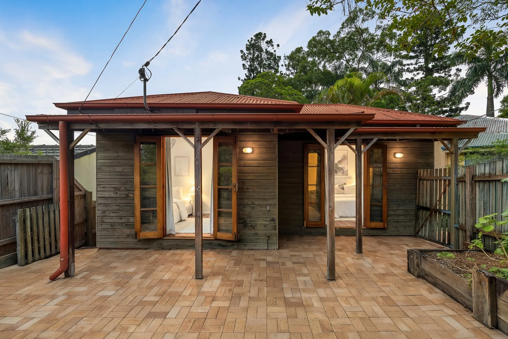 1 Napier Street, St Lucia QLD 4067