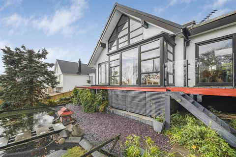 Coltshill Drive, Mumbles, Swansea SA3