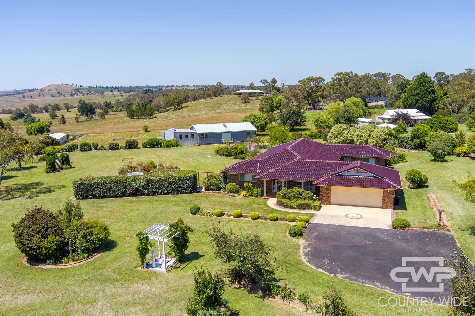8 Elm Street, Guyra NSW 2365