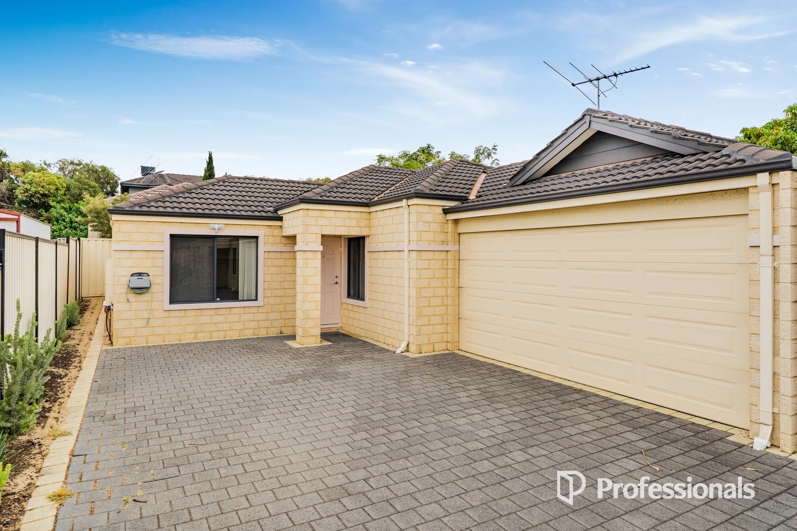 25C Ravenswood Drive, Nollamara WA 6061