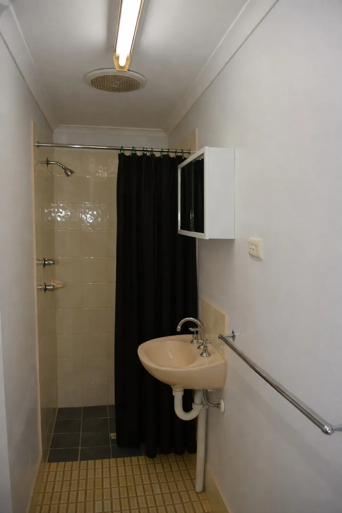 Unit 11/6-8 Kennebery Crescent, Roxby Downs SA 5725 photo 5