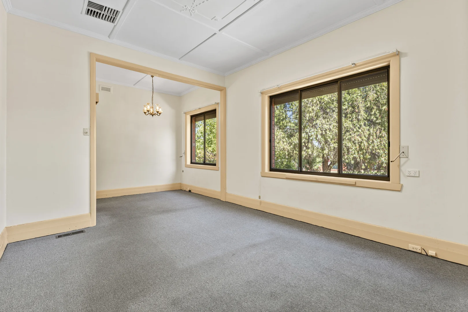 Additional image 3 of 561 Warrigal Road, Ashwood VIC 3147