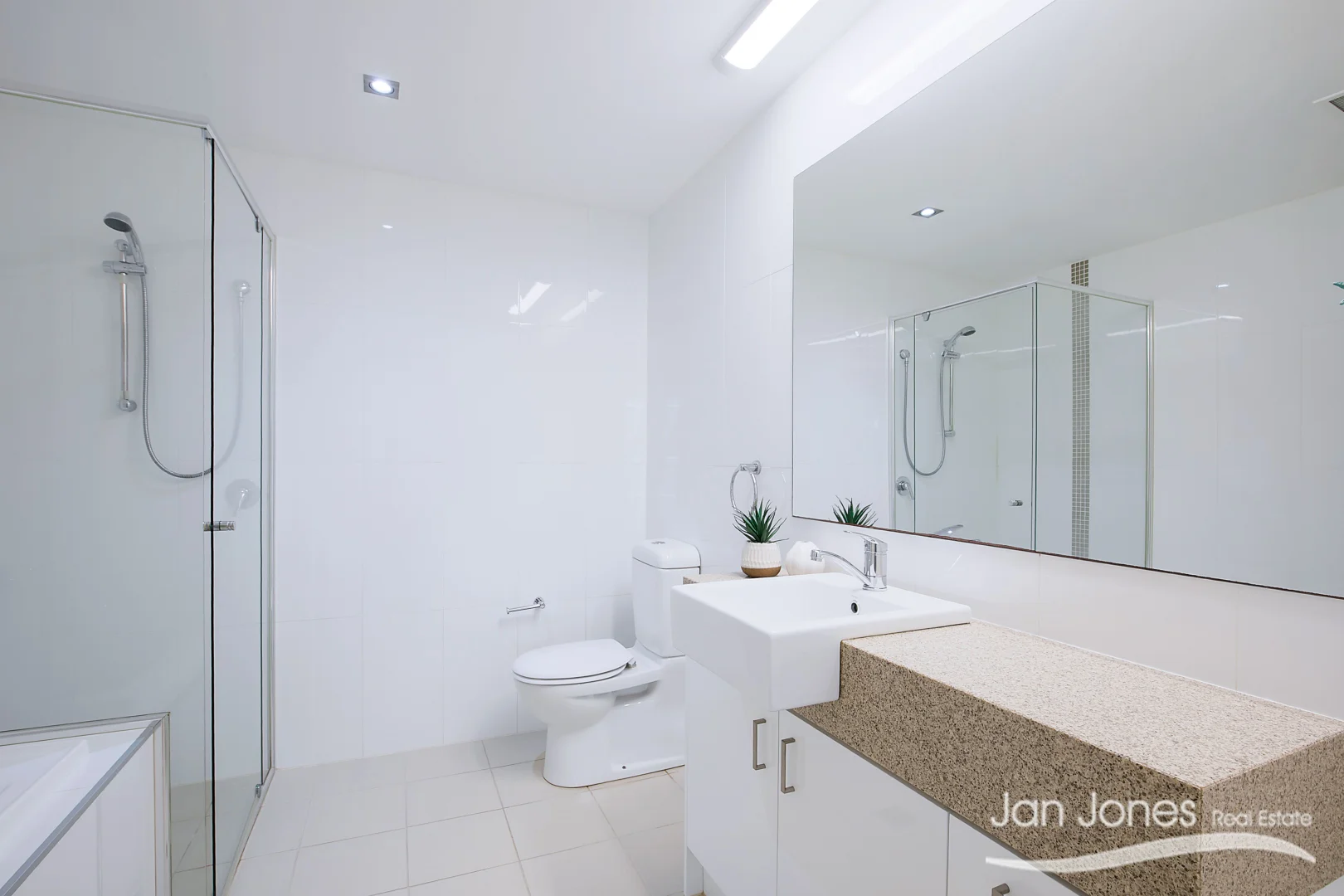 Additional image 17 of 44/17-23 Marine Parade, Redcliffe QLD 4020