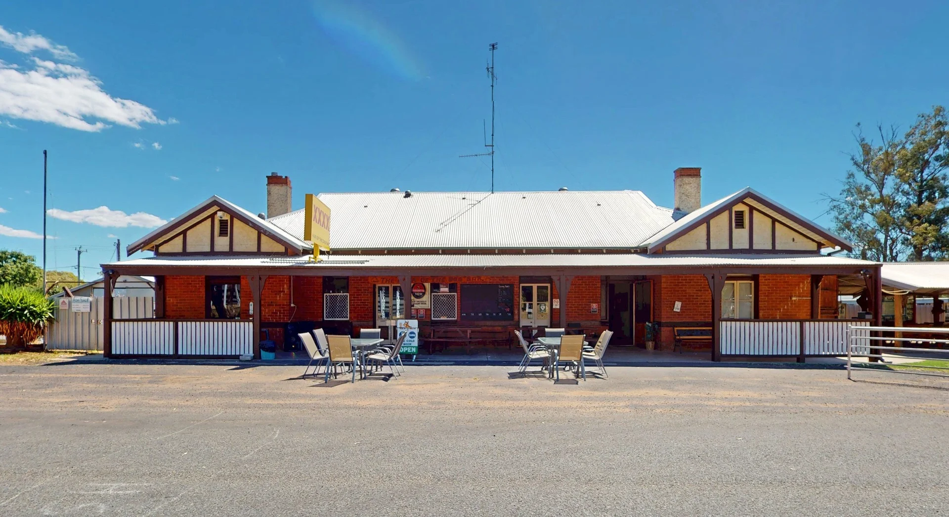 Hair Of The Dog, 26-28 Federation Street, Ballimore NSW 2830