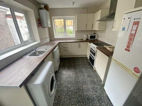 Rhyddings Park Road, Brynmill, Swansea SA2