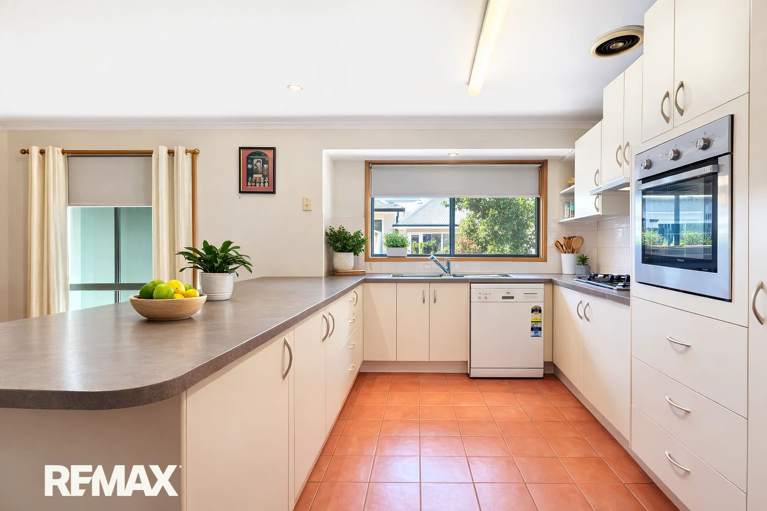 Additional image 9 of 34 West Crescent, Lakes Entrance VIC 3909