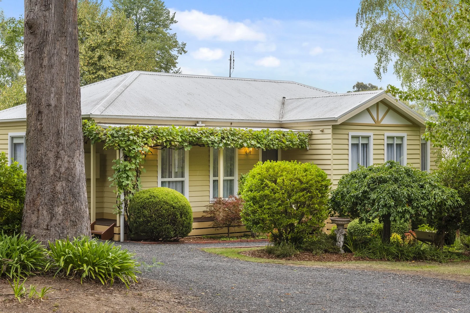 28 Sullivans Road, Woodend VIC 3442