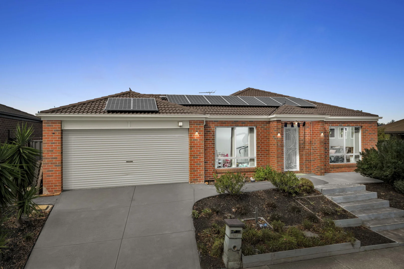 107 Manor Lakes Boulevard, Manor Lakes VIC 3024 photo 3