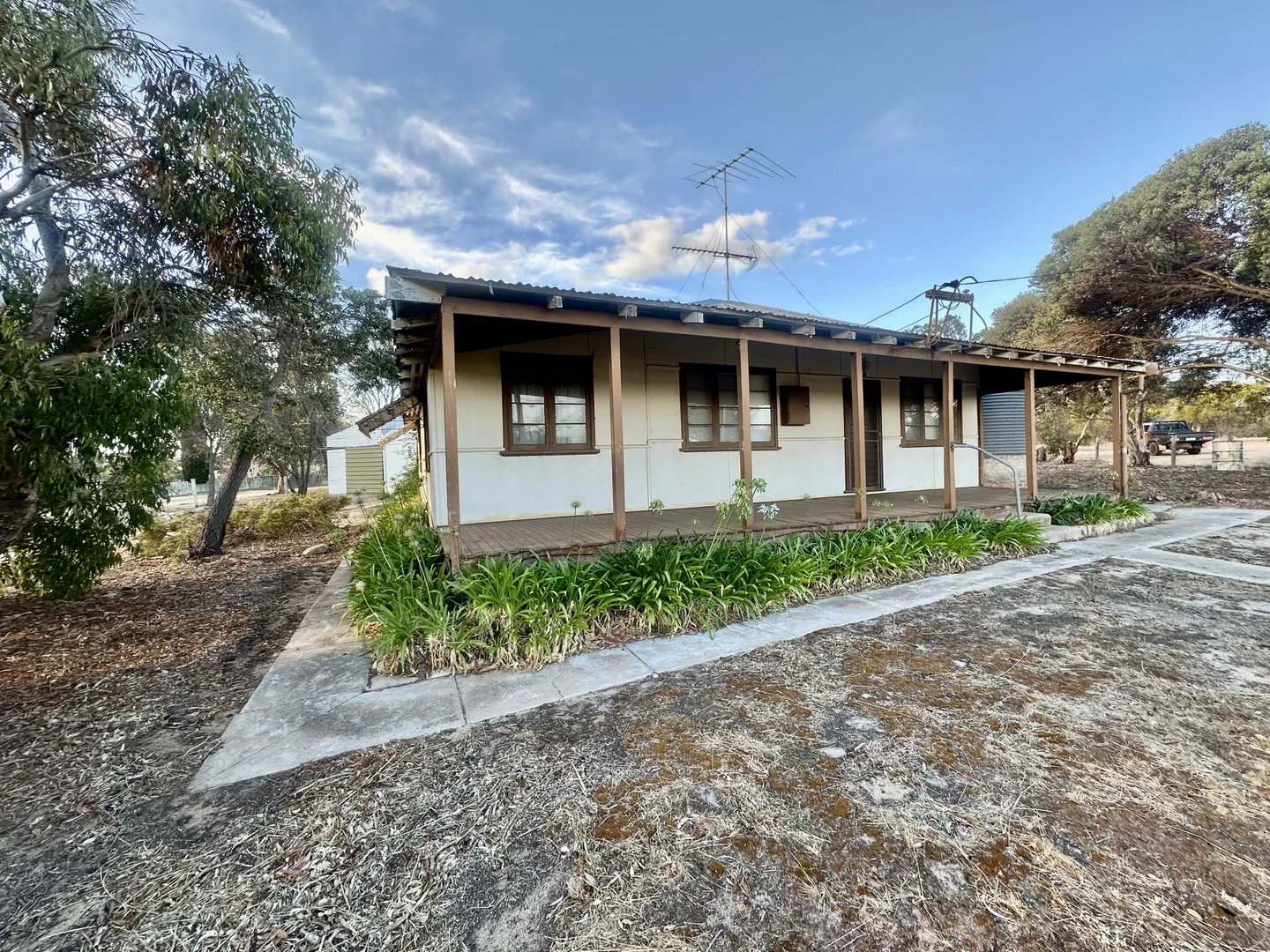 24 Lathom Street, Broomehill Village WA 6318