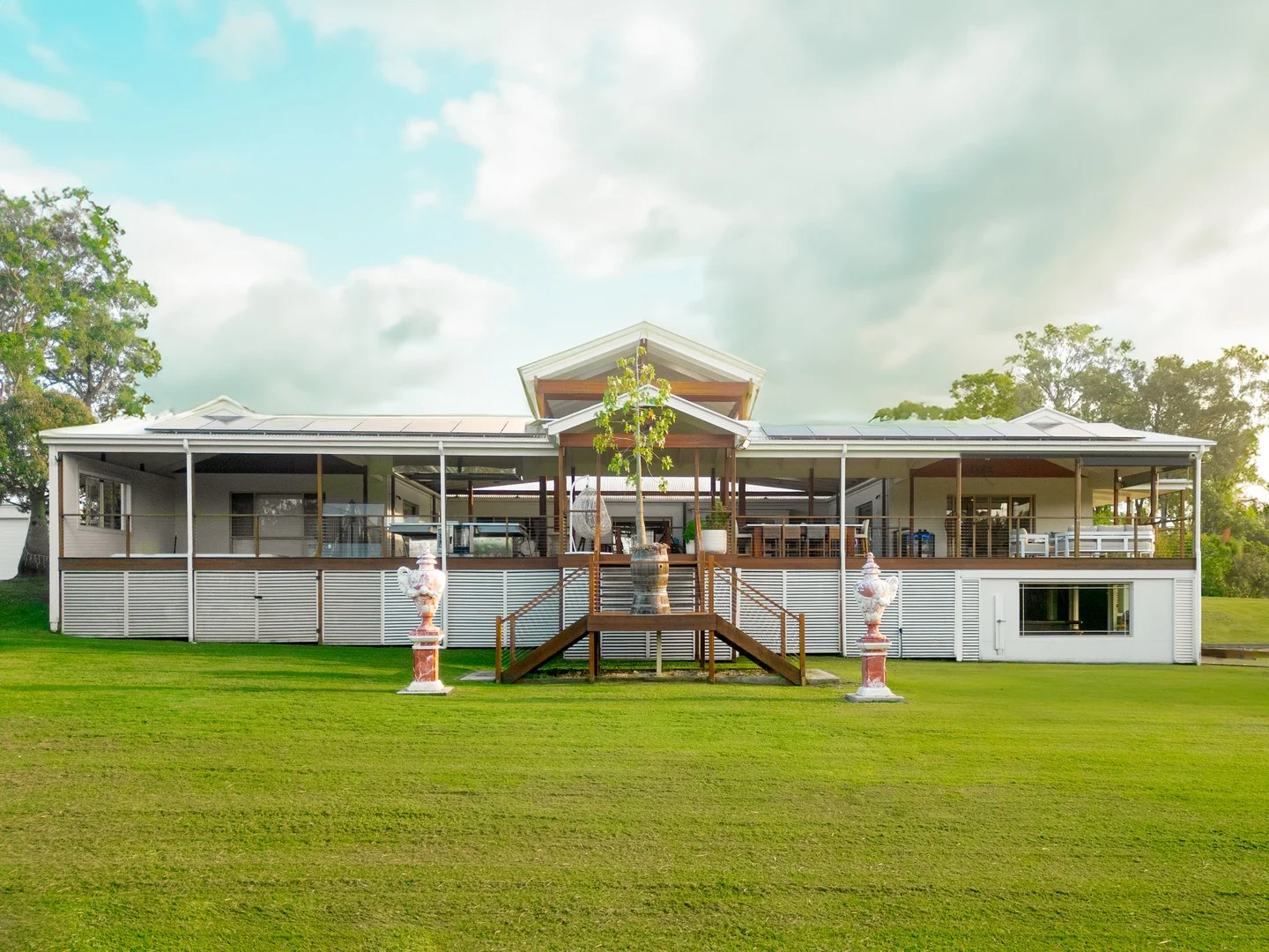 20 Riverdowns Crescent, Helensvale QLD 4212 photo 3