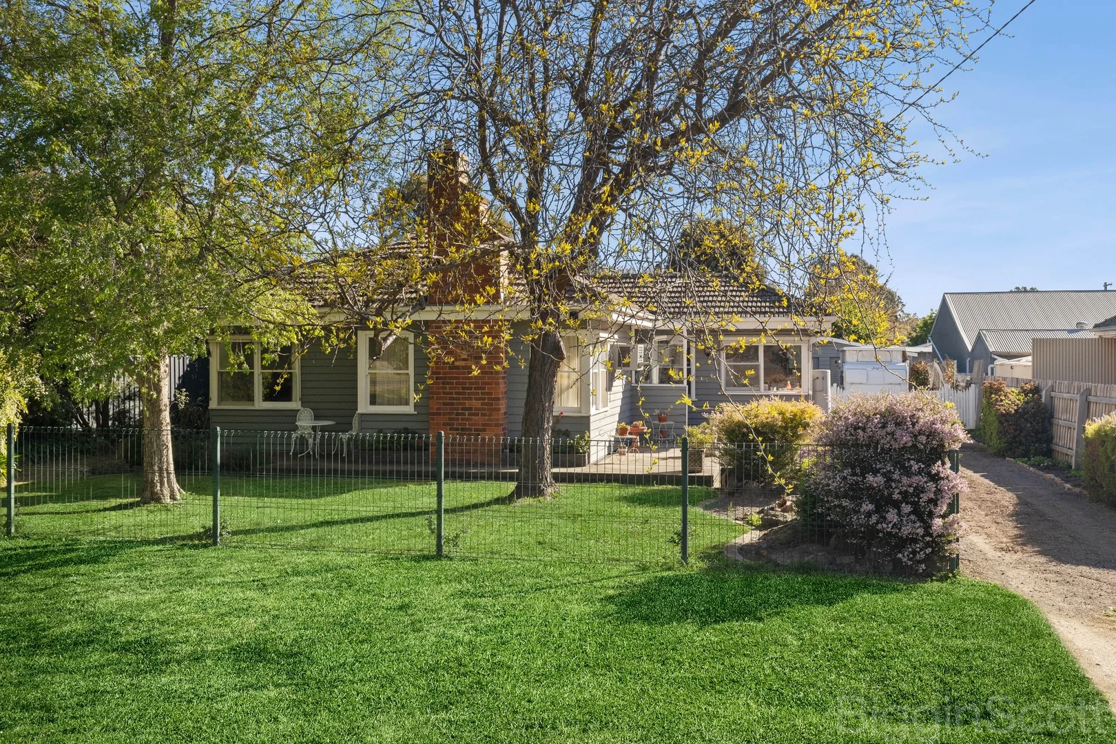 16 Codrington Street, Newstead VIC 3462