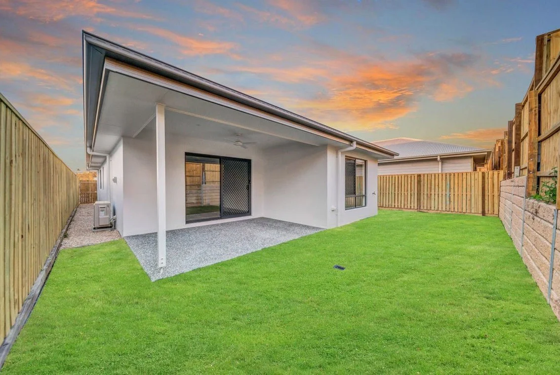 10 Potter Way, White Rock QLD 4306 photo 2