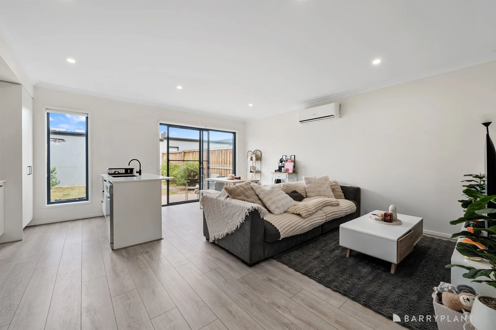 Additional image 2 of 8 Arklay Road, Thornhill Park VIC 3335