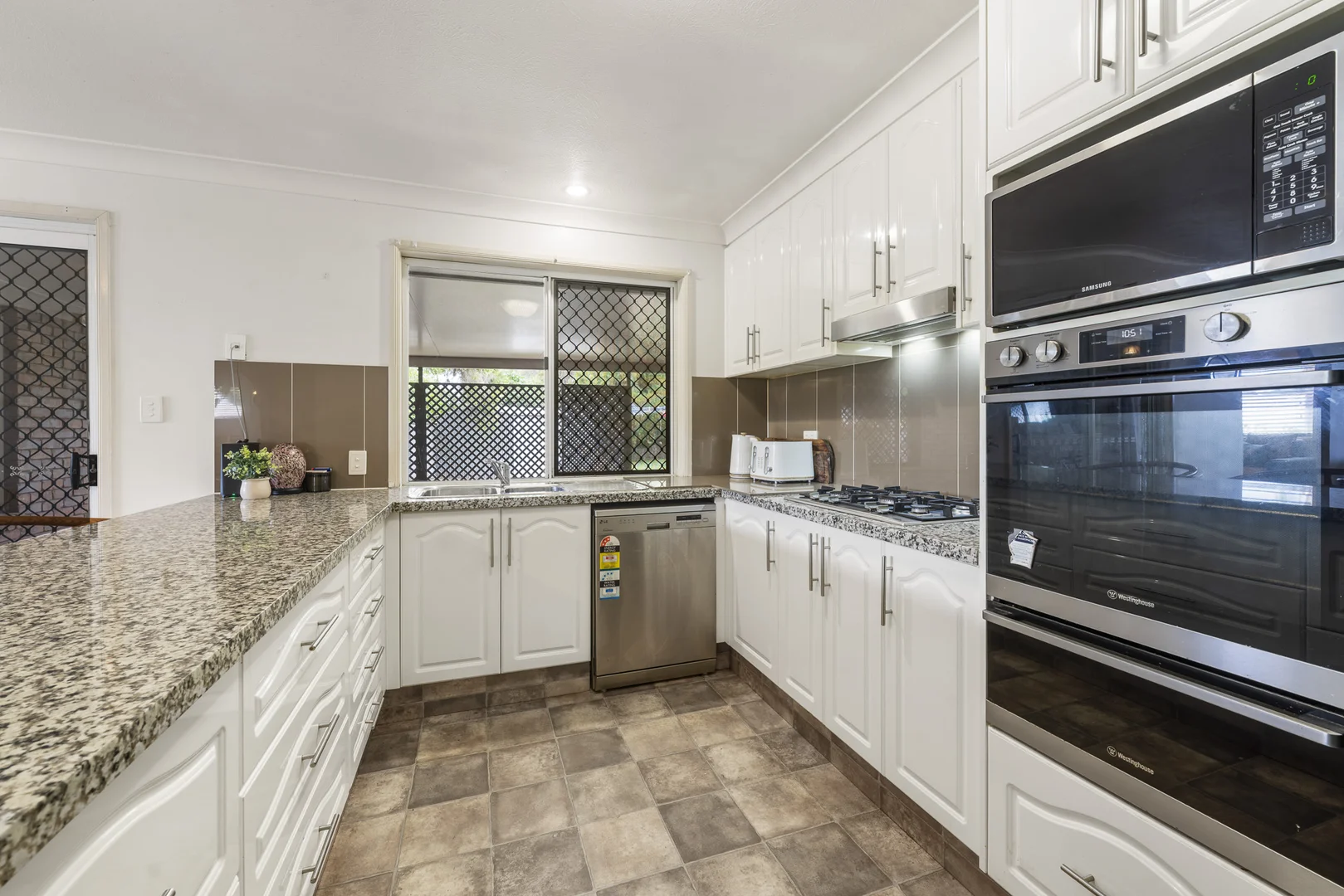 Additional image 2 of 27 Horrocks Crescent, Kearneys Spring QLD 4350