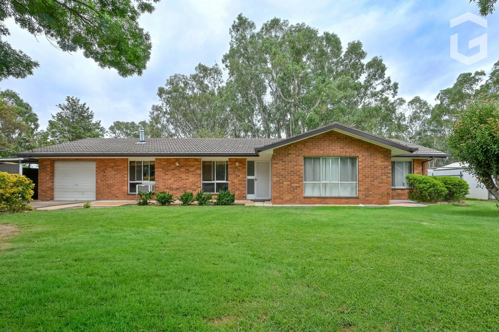 19 White Street, Darlington Point NSW 2706