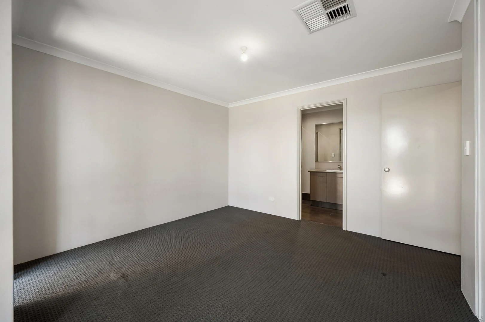 Additional image 4 of 351 Lambeth Circle, Wellard WA 6170