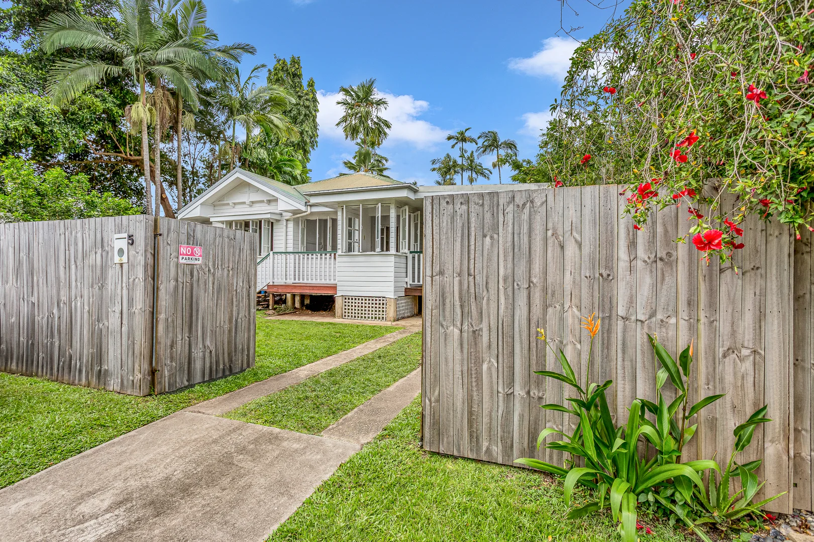 5 Macilwraith Street, Manoora QLD 4870