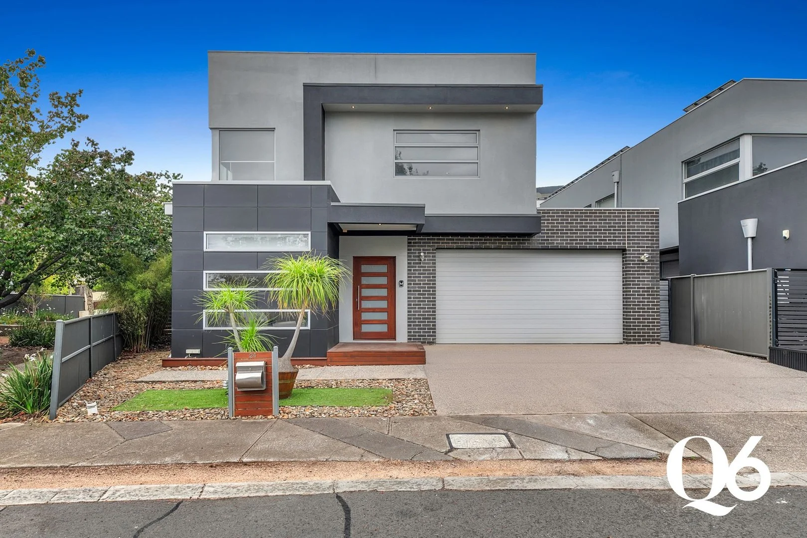 24 Bennets Lane, Caroline Springs VIC 3023