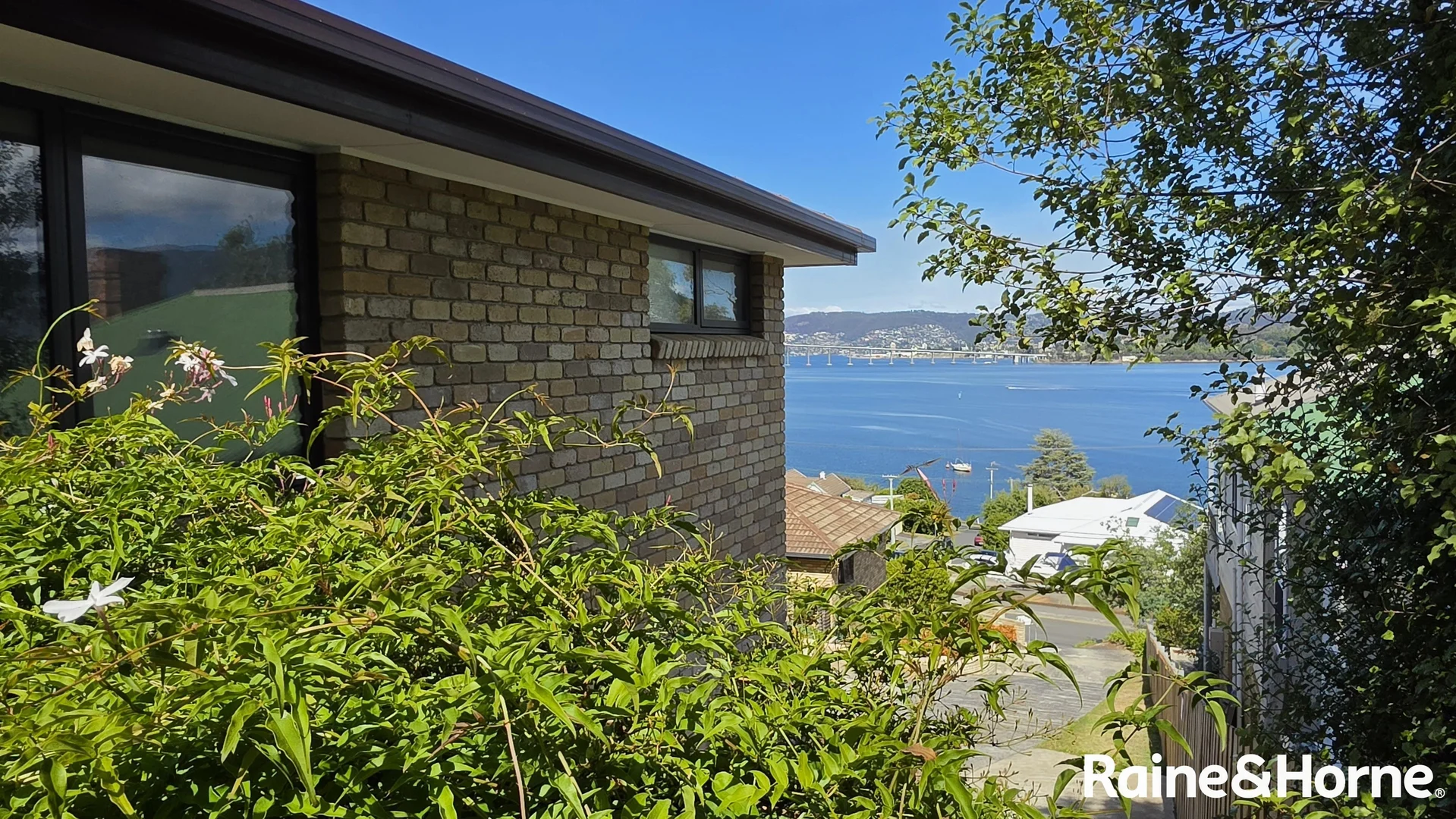 Additional image 13 of 1/158 Derwent Avenue, Lindisfarne TAS 7015
