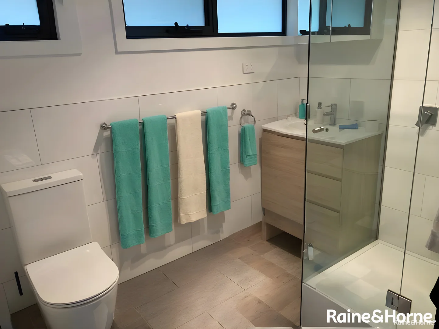 Additional image 10 of 1/158 Derwent Avenue, Lindisfarne TAS 7015