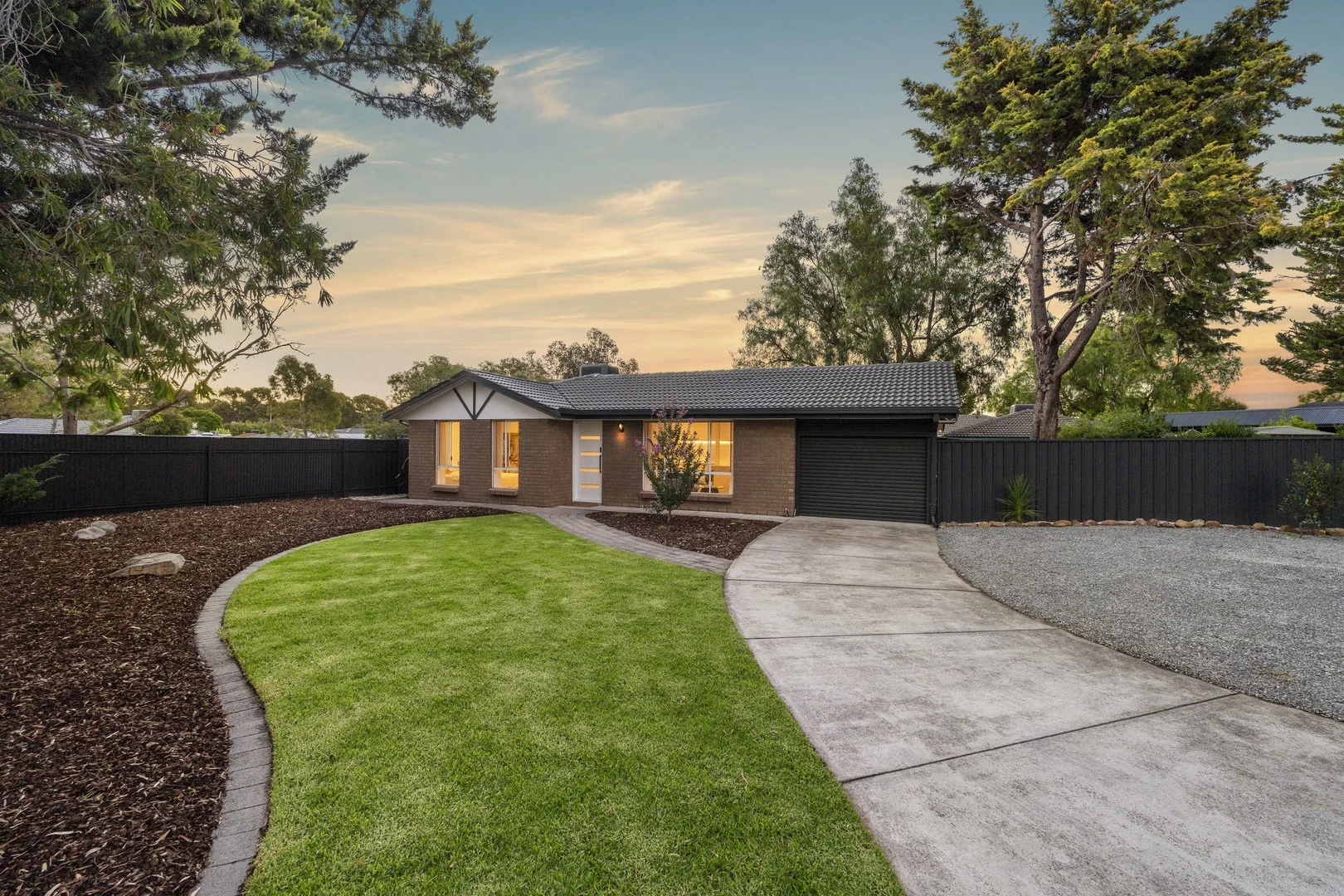 9 Rosemont Avenue, Woodcroft SA 5162