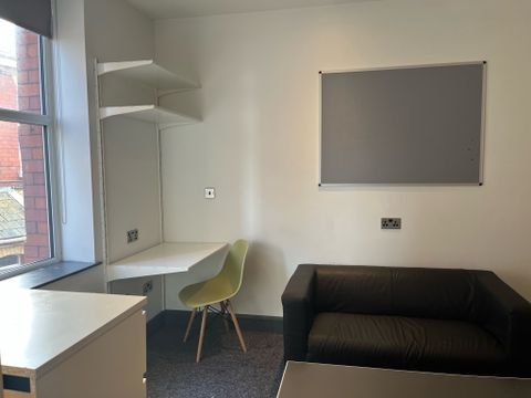 Eaton Crescent, Uplands Swansea SA1, Studio to rent