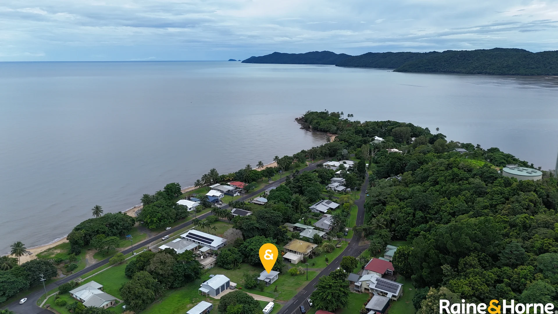 8 Maud Street, Flying Fish Point QLD 4860