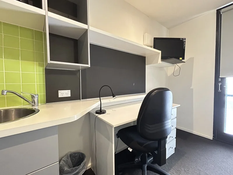 512/24 Barkly Place, Carlton VIC 3053 photo 2