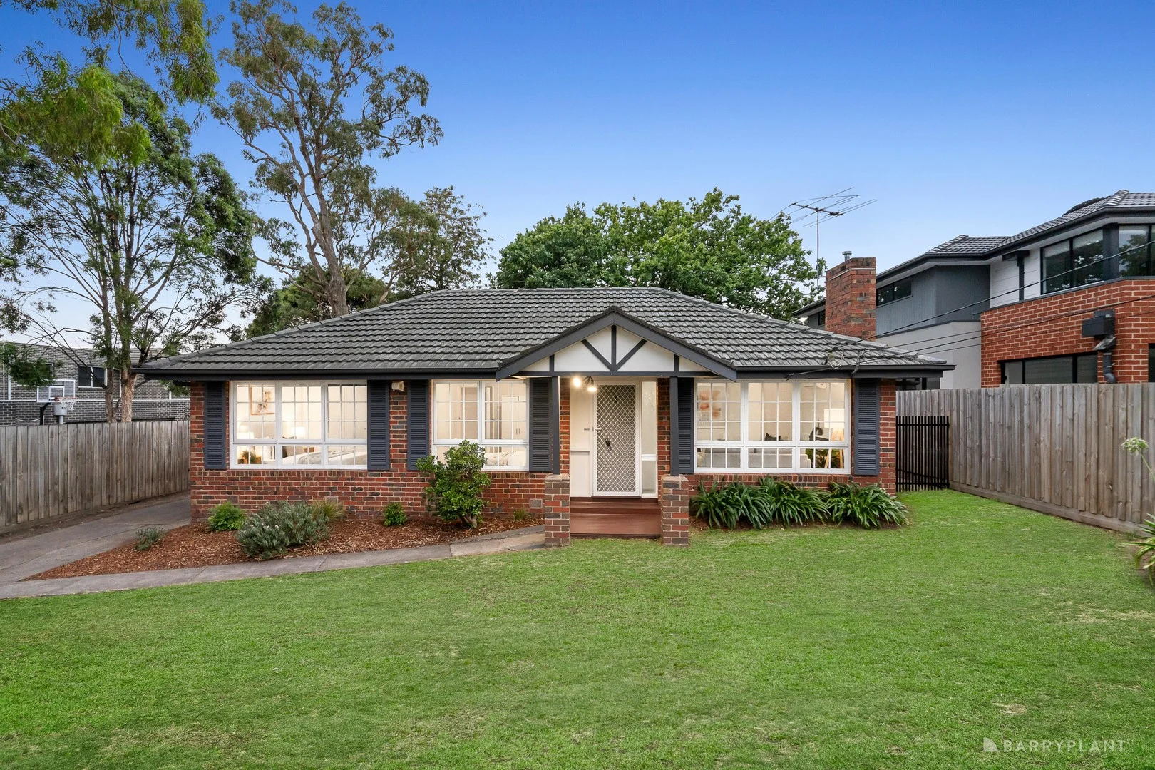 1 Bronhill Road, Ringwood East VIC 3135