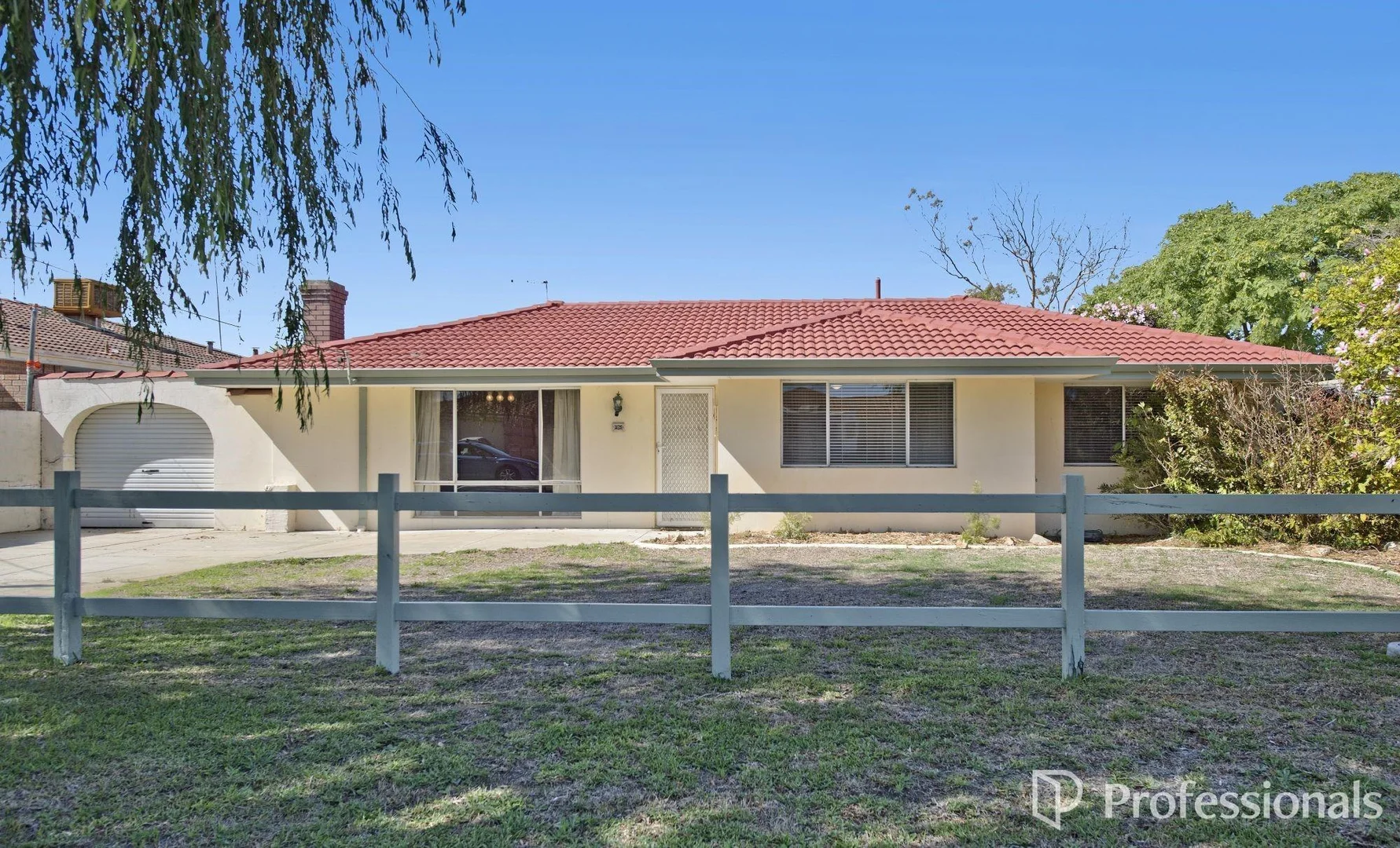 25 Okehampton Road, Warnbro WA 6169 photo 2