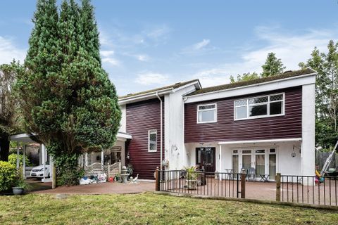 Berkeley Close, Birchgrove, Swansea SA7