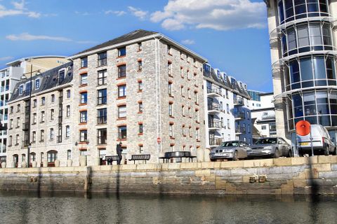 Hawkers Avenue, Harbourside Court PL4