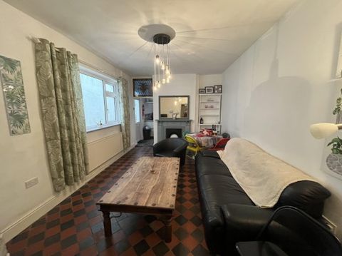 Beechwood Road, Swansea, Swansea SA2