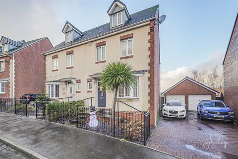 Clos Y Fendrod, Llansamlet, Swansea SA7