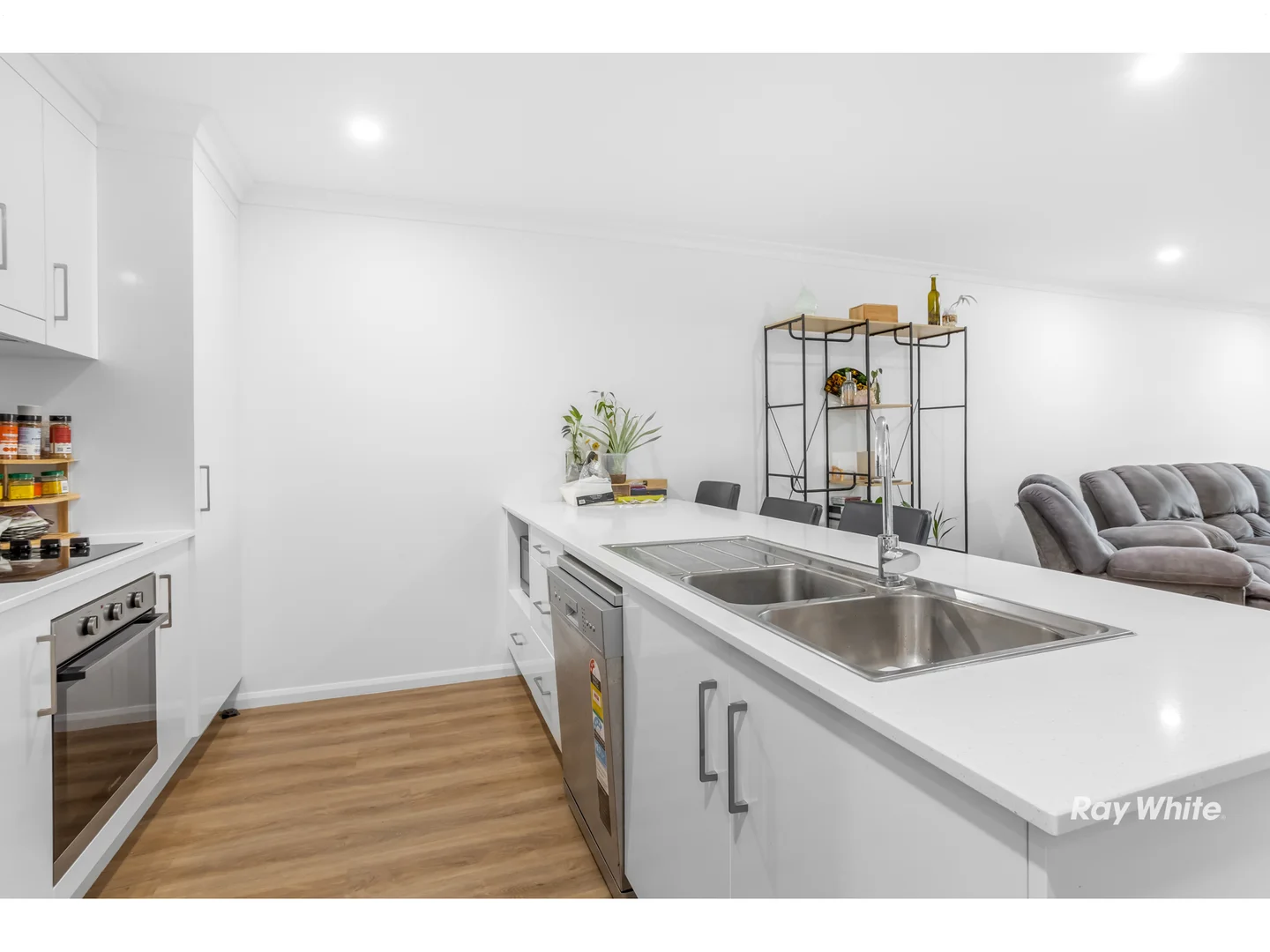 Additional image 5 of Units 1 & 2/7 Civic Lane, Pacific Heights QLD 4703