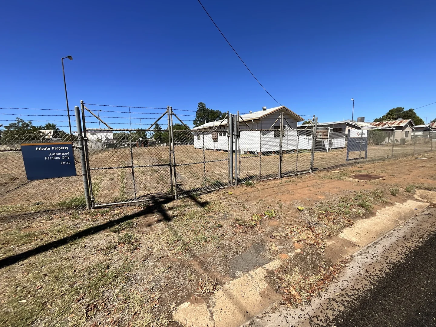 Additional image 6 of 48 - 50 Molesworth Street, Hillston NSW 2675