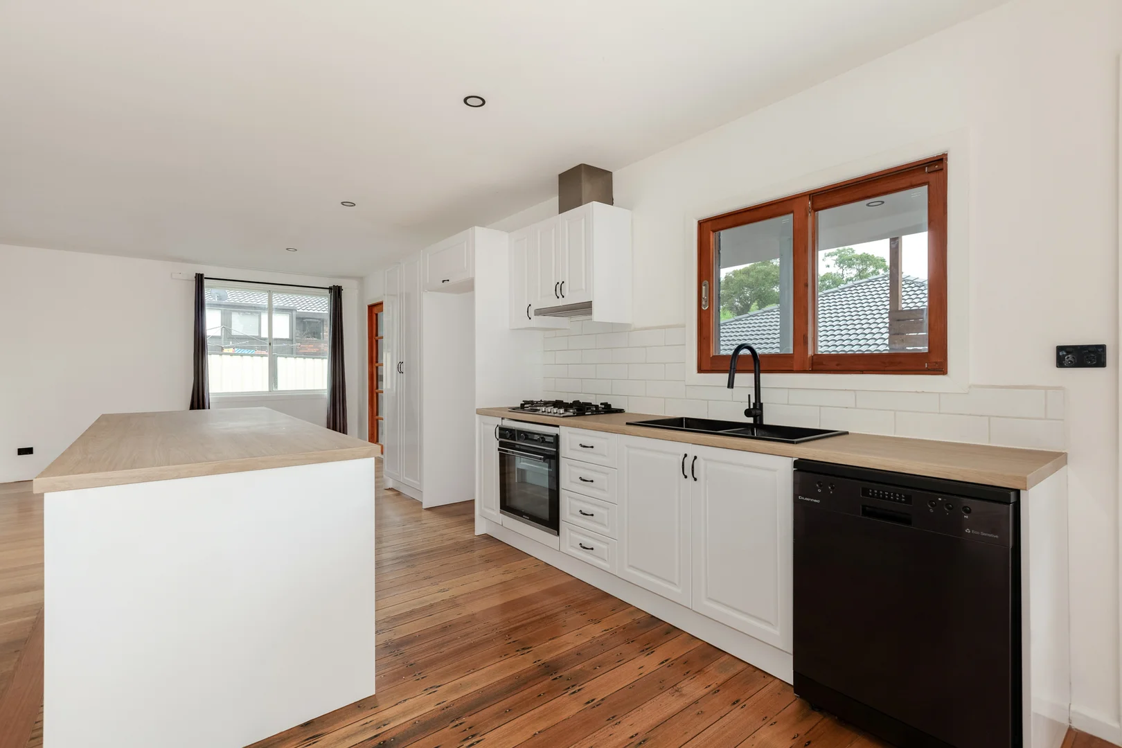 8 Banool Avenue, Kilmore VIC 3764 photo 5