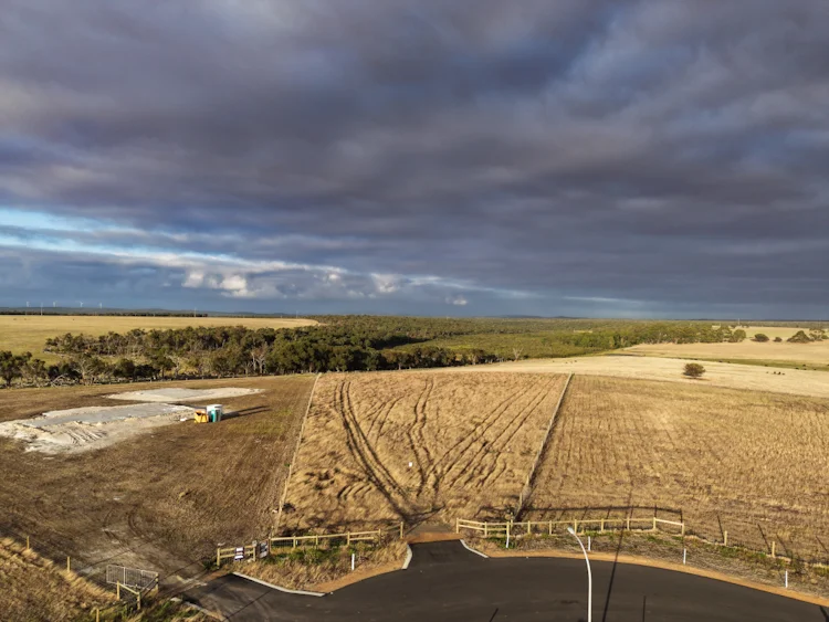 75 Minotaur Loop, Drome WA 6330 photo 2