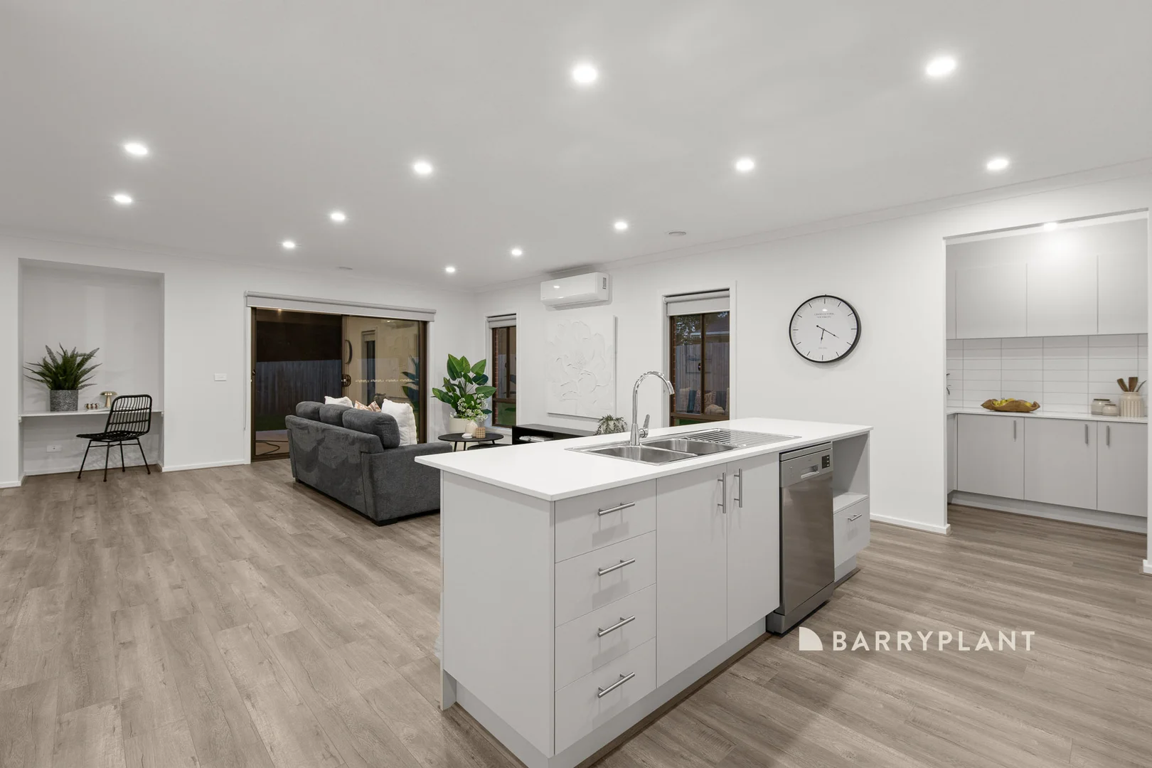 Additional image 8 of 72A Weebar Road, Drouin VIC 3818